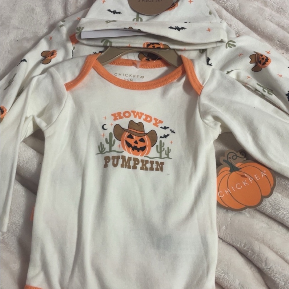 Chickpea Howdy Pumpkin Baby Onesie set NWT